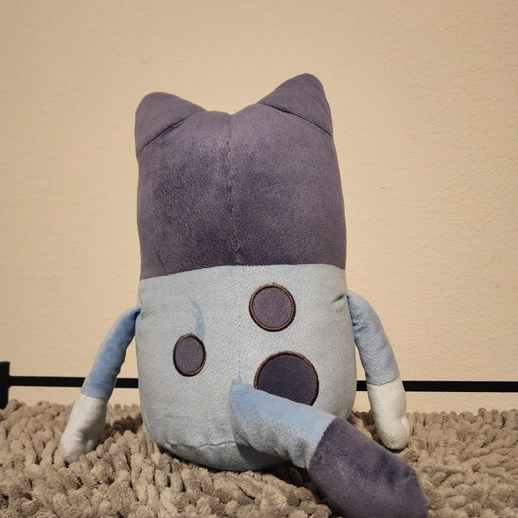 Bluey - 13.5 Inches Tall, Blue and Yellow Dog Plush Toy - Picture 6 of 7